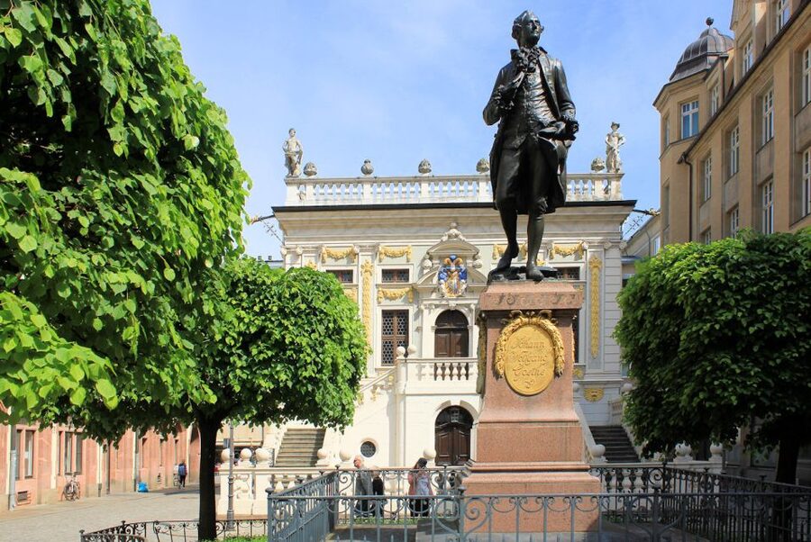 1.5 hour walking tour through beautiful Leipzig - Alleyways and courtyards with room for small details