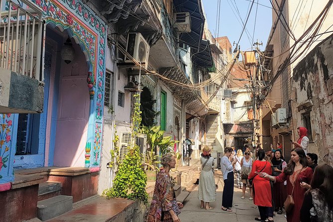 3-Hour Old Delhi Heritage Walking tour with Rickshaw ride - Why this tour works in Old Delhi