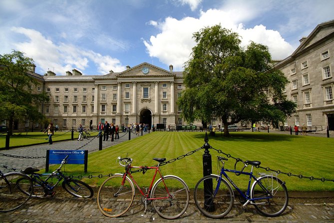 90 Minute Dublin Walking tour and Sightseeing tips - Dublin Castle and the old center of power