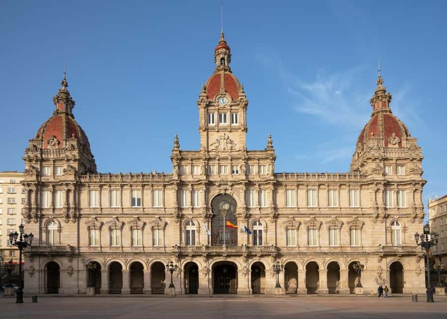 A Coruña: Historic Walking Tour Old Town and Highlights - Teatro Colón to María Pita Palace