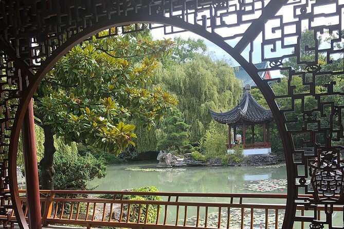 A Wok Around Chinatown: Culinary and Cultural Walking Tour Led by a Chef - A food tour that also explains Chinatown