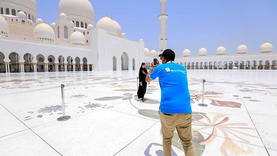 Abu Dhabi: Guided Walking Tour at Sheikh Zayed Grand Mosque - Meeting at Al Khayma Heritage Restaurant
