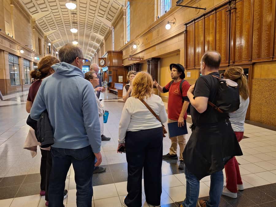 Adelaide: Guided Ultimate Walking Tour with Drink and Snack - Key points at a glance