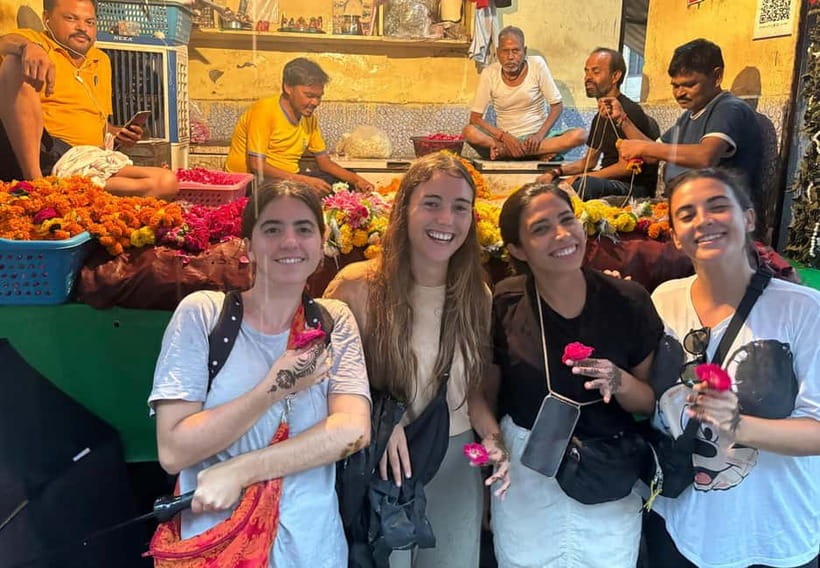 Agra: Street Food Walking Tour, Spice Market, & Tuk-tuk Ride - Starting with a tuk-tuk ride into the old city