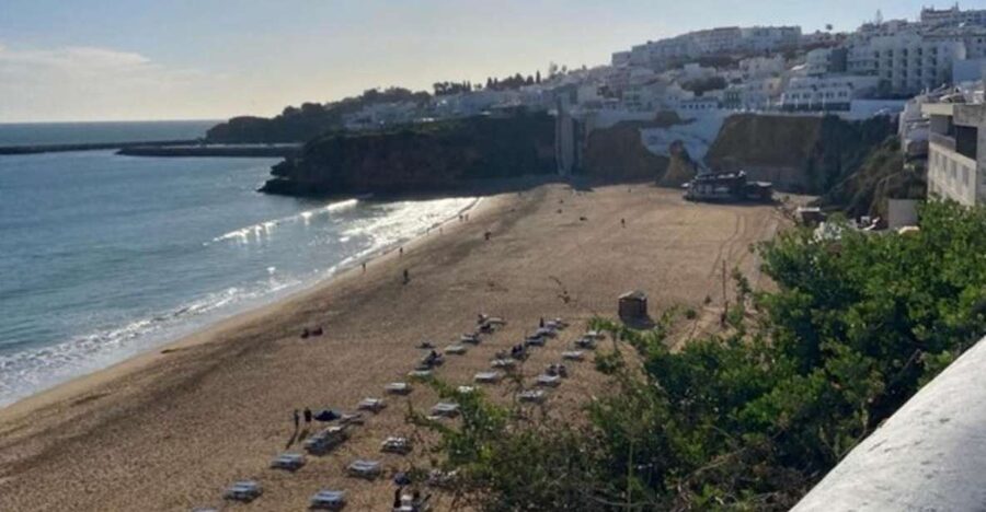 Albufeira: Old Town History Walking Tour with Tapas & Wine - Castle walls, narrow lanes, and the old tunnel