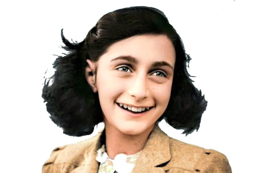 Amsterdam: Anne Frank Guided Small Group Walking Tour - Dam Square: public space and wartime context