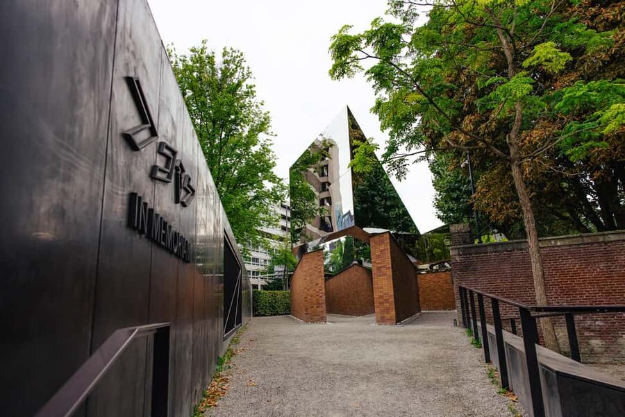 Amsterdam: Anne Frank Guided Walking Tour in DE/EN/IT/ES - Price, pace, and who should book