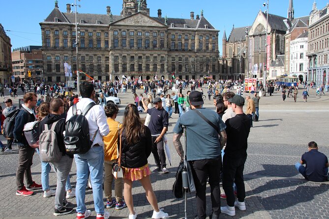 Amsterdam: Anne Frank Small Group Walking Tour - Arriving at the Anne Frank House