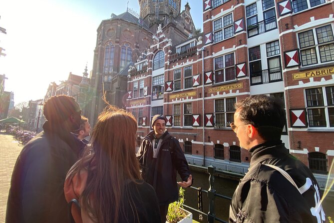 Amsterdam: Anne Frank Small Group Walking Tour - Kattengat and the story of Der Silveren Spiegel