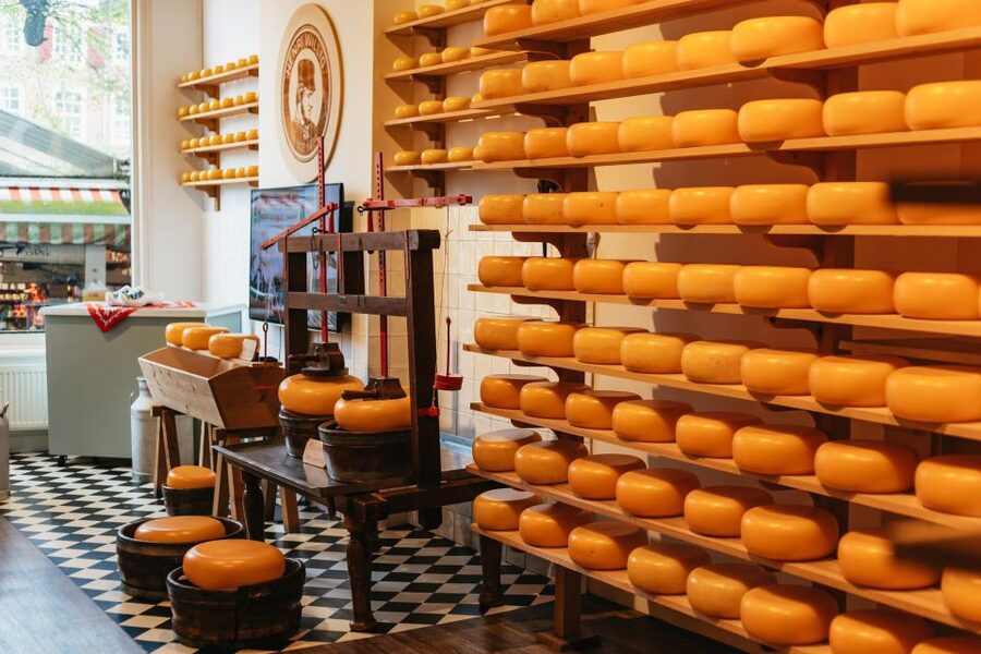 Amsterdam: Food and Culture Walking Tour with Tastings - The Royal Palace, Westerkerk, and Anne Frank House area