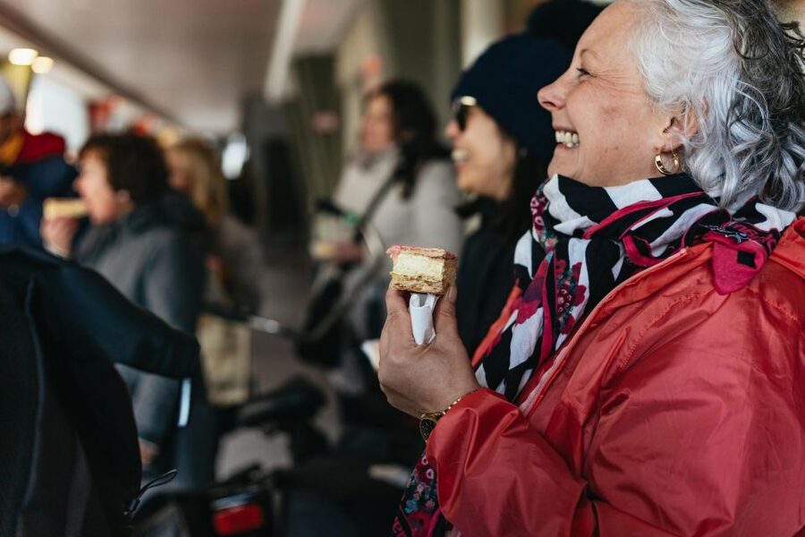 Amsterdam: Food and Culture Walking Tour with Tastings - Walking into the Jordaan