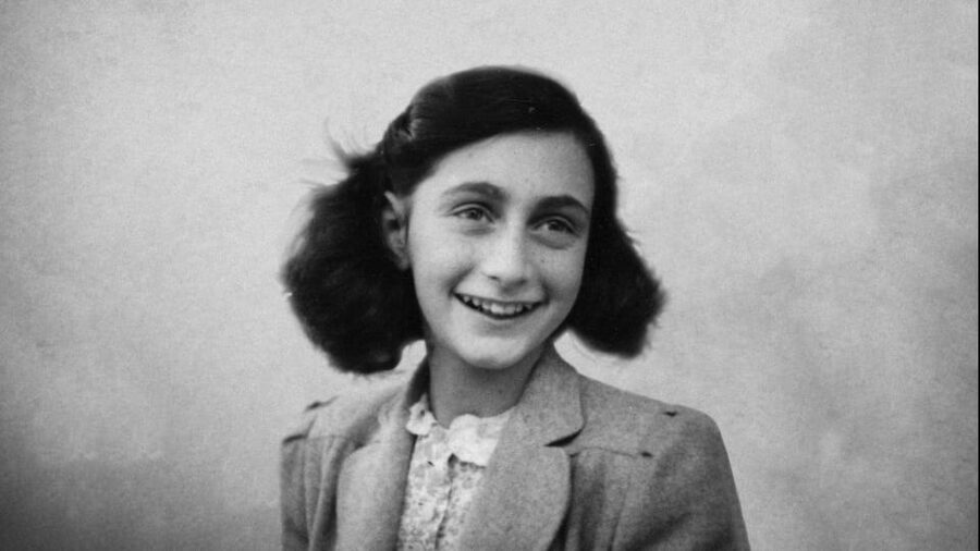 Amsterdam: Guided Anne Frank Small-Group Walking Tour - A walking route that puts Anne Frank in context