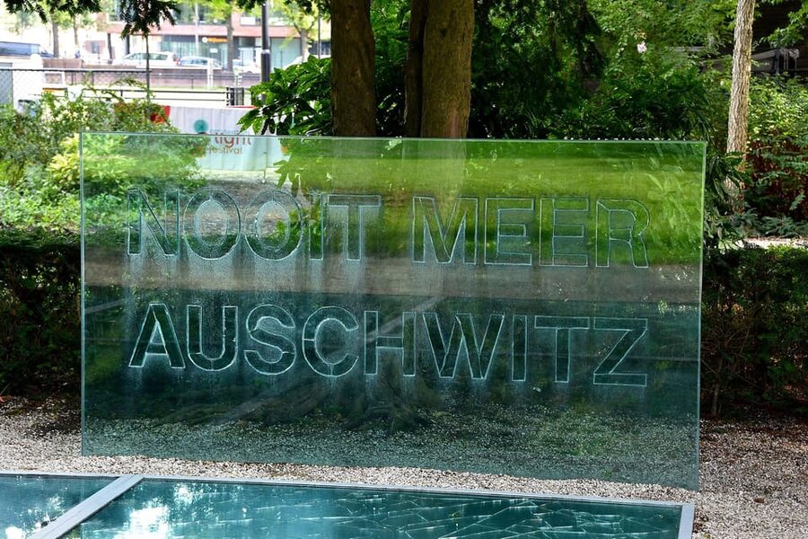 Amsterdam: Guided Anne Frank Small-Group Walking Tour - Pace, weather, and practical comfort