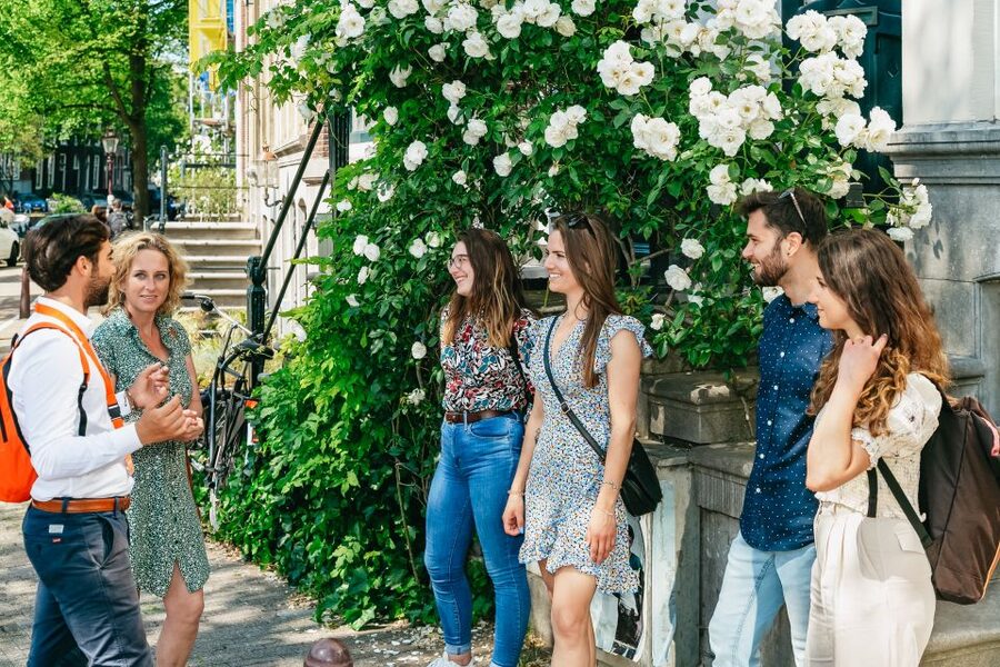 Amsterdam: Historical Highlights Walking Tour with Tasting - Starting among Amsterdam’s grandest addresses at Dam Square