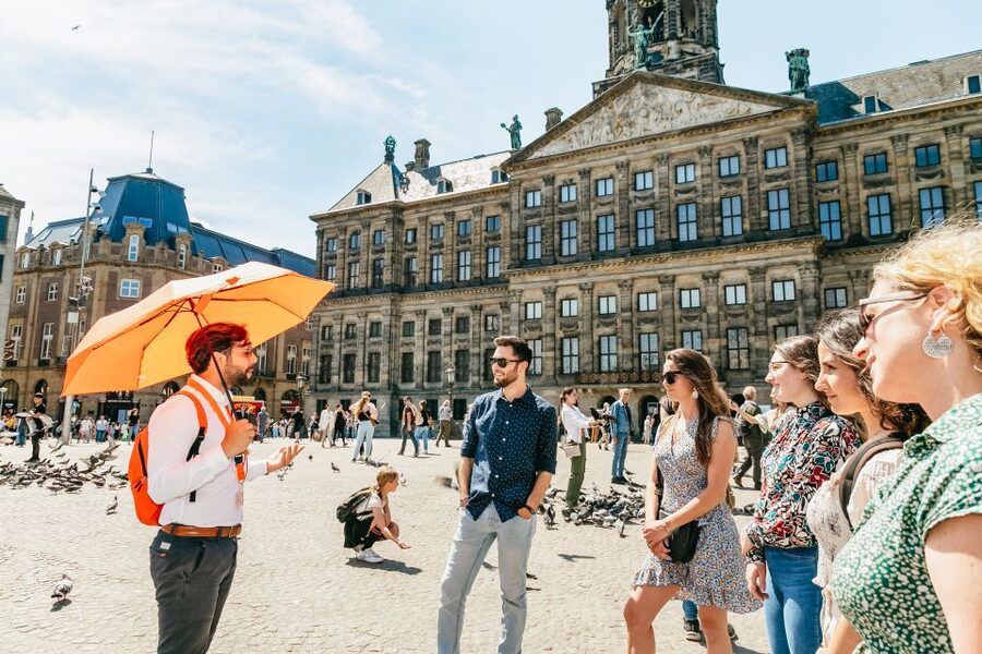 Amsterdam: Historical Highlights Walking Tour with Tasting - Who will get the most from this walk