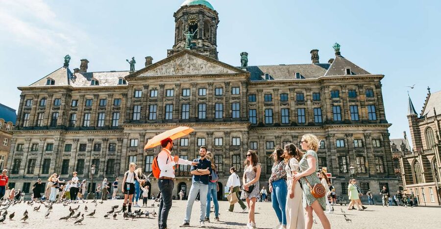 Amsterdam: Historical Highlights Walking Tour with Tasting - Practical advice before you go