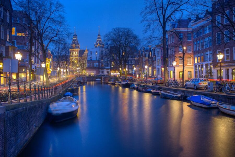 Amsterdam: Private Walking Tour with a Local - Small cafés, street art, and stories that make places memorable