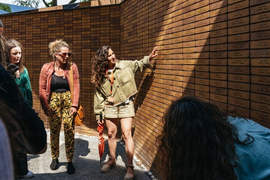 Amsterdam: Walking Tour, Jewish Museum & Synagogue Tickets - The Holocaust Memorial and museum visits
