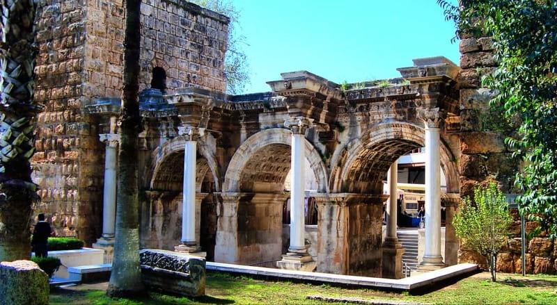 Antalya: Old Town Walking Tour with Dessert Tasting - What the $27 price gets you