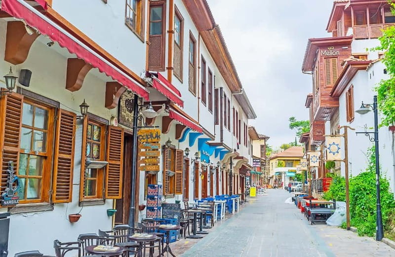 Antalya: Old Town Walking Tour with Dessert Tasting - Walking the old streets with Onder