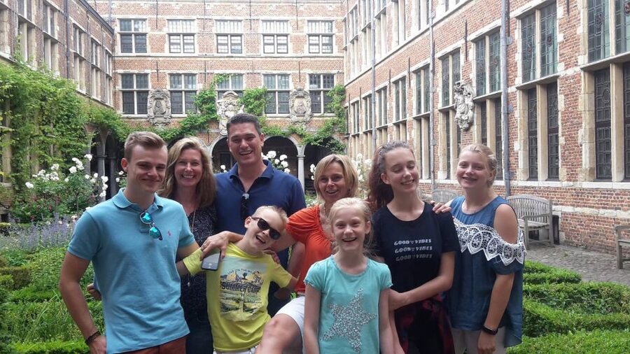 Antwerp: City Highlights Walking Tour - Vlaeykensgang and Antwerp’s Quiet Side