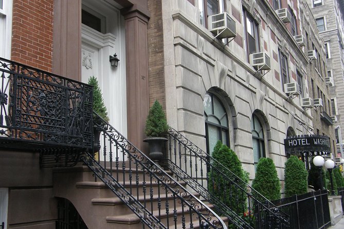 Artistic, Alternative Greenwich Village Walking Tour - TV landmarks and everyday Village life