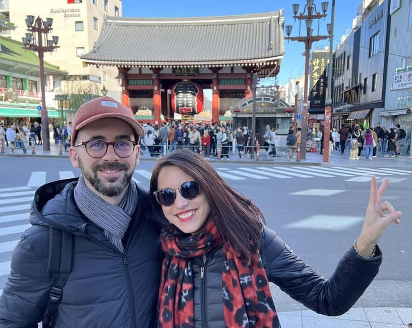 Asakusa: A Big-picture History Walk to Know Japan - The guides, audio equipment, and group experience