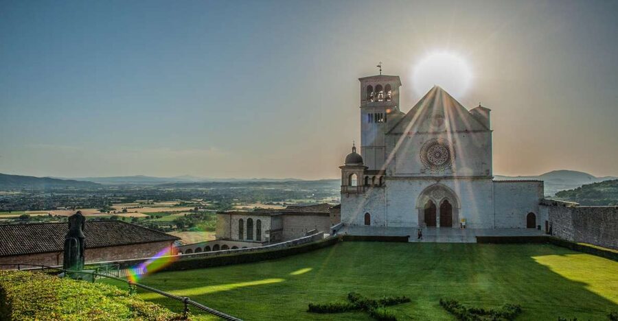 Assisi: Walking Tour with St. Francis Basilica Visit - Key points at a glance