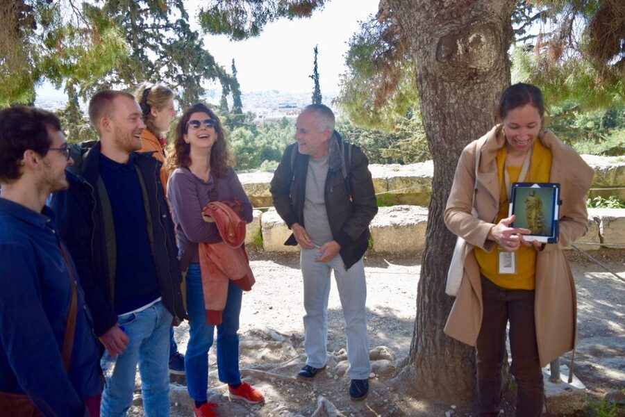 Athens: The Acropolis Guided Walking Tour in German - What the guide adds in German