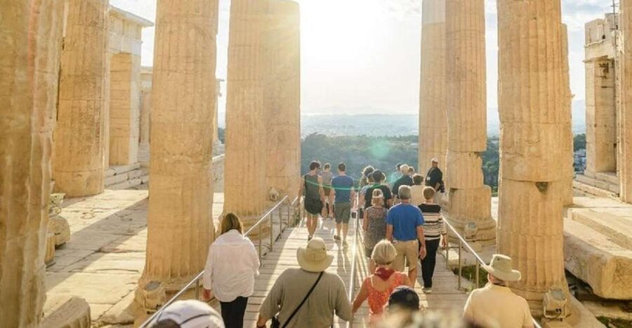 Athens: The Acropolis Walking Group Tour with a French Guide - Why the late-day Acropolis visit works