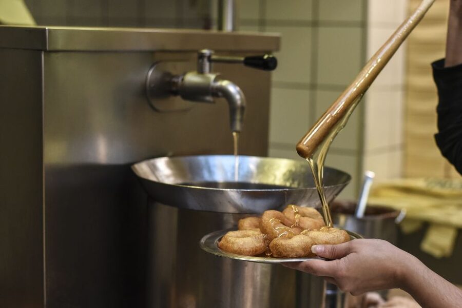 Athens: Ultimate Food Walking Tour with 15 Tastings - A four-hour introduction to Greek food