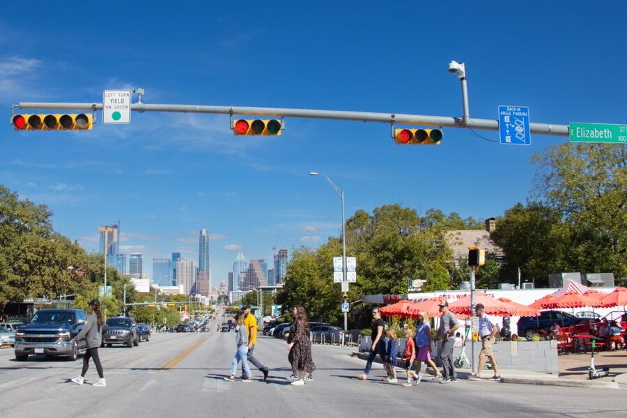 Austin: Downtown History Walking Tour - Starting at Halcyon and entering the Warehouse District