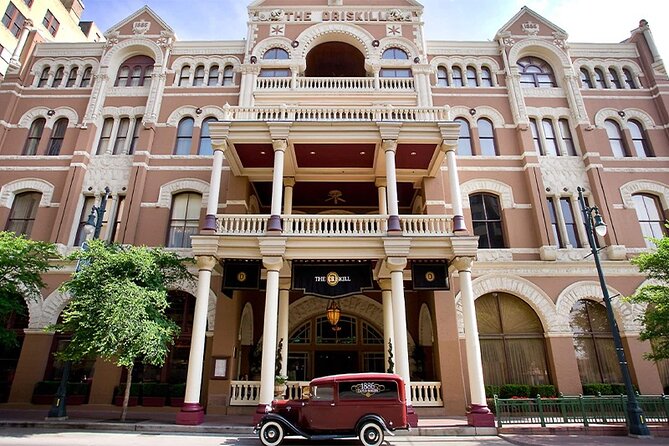 Austin Food Tour with Local Flavors, Tacos & 6 Food Tastings - The guide can make or break the walk