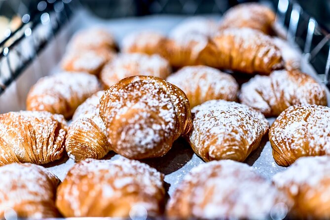 Authentic Naples Food Tour with 8+ Tastings of Pizza, Wine & More - Via Toledo and the final tasting