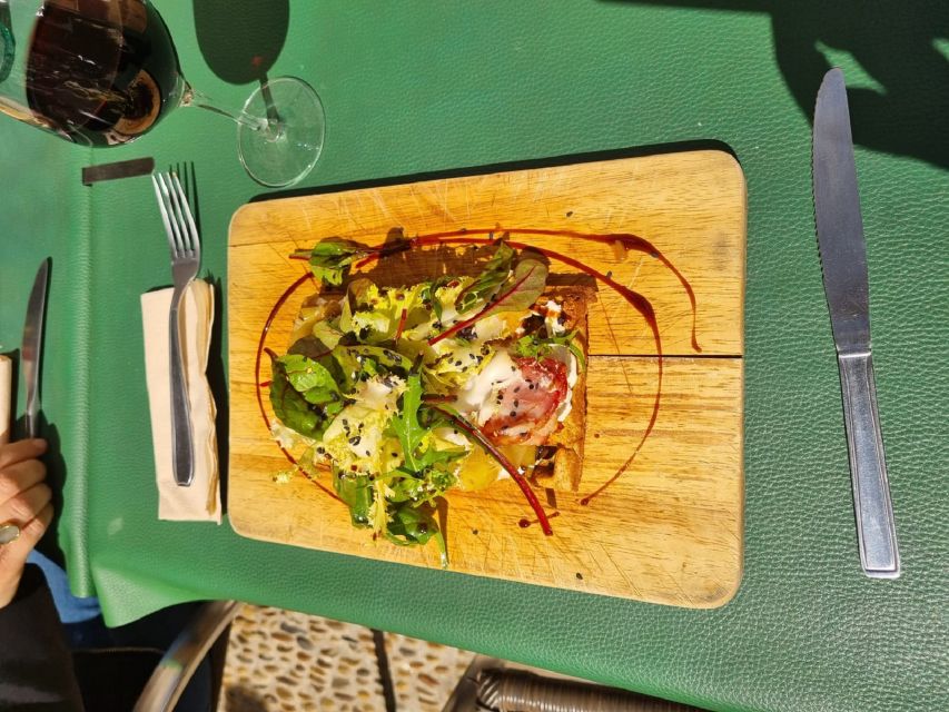 Avignon: Historic District Guided Food & Wine Walking Tour - The guides make the difference