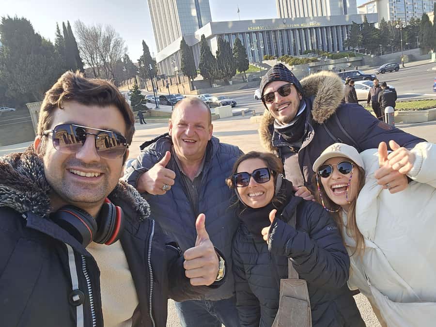 Baku: Stunning Walking Tour of Historical and Modern City - Why this Baku tour works as a first introduction