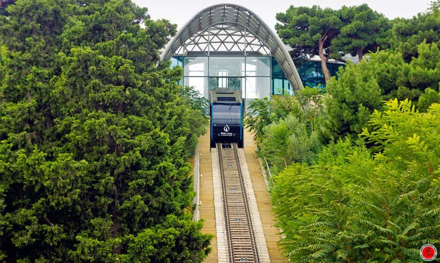 Baku: Stunning Walking Tour of Historical and Modern City - Highland Park for the big Baku view