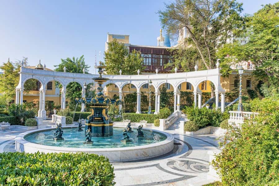Baku: Stunning Walking Tour of Historical and Modern City - The Carpet Museum and Mini Venice