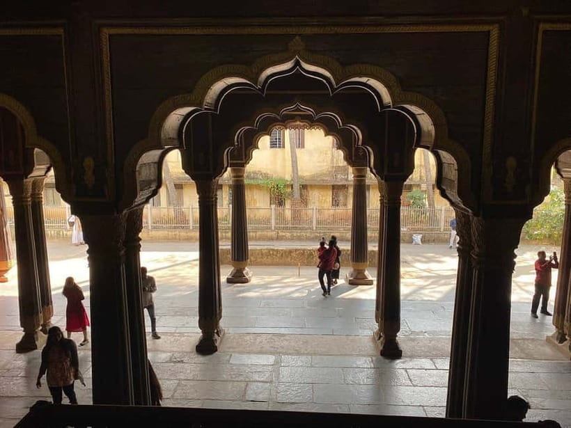Bangalore: Palace, Temples, Fort & Markets Walking Tour - KR Market, where Bangalore turns up the volume
