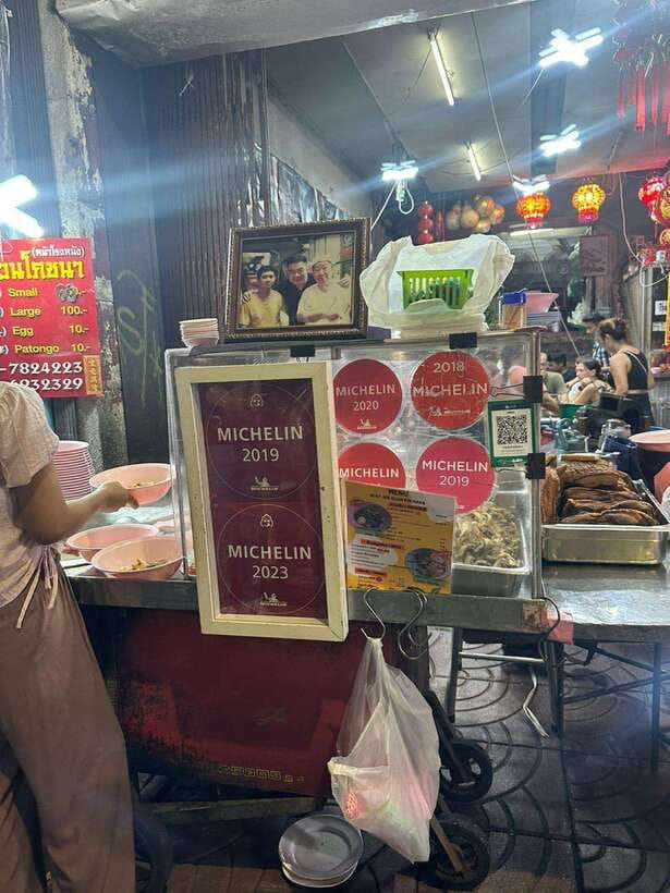 Bangkok Authentic Tasting Thai-Chinatown Walking Food Tour - Languages, meeting point, and practical details