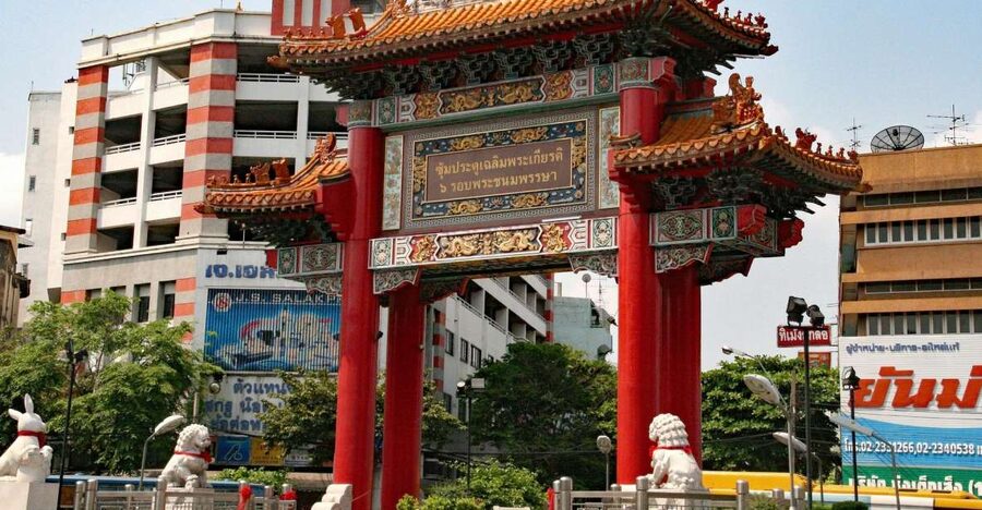 Bangkok: Chinatown by Night Walking Tour - Wat Mangkon and the Chinese-Thai character of the area