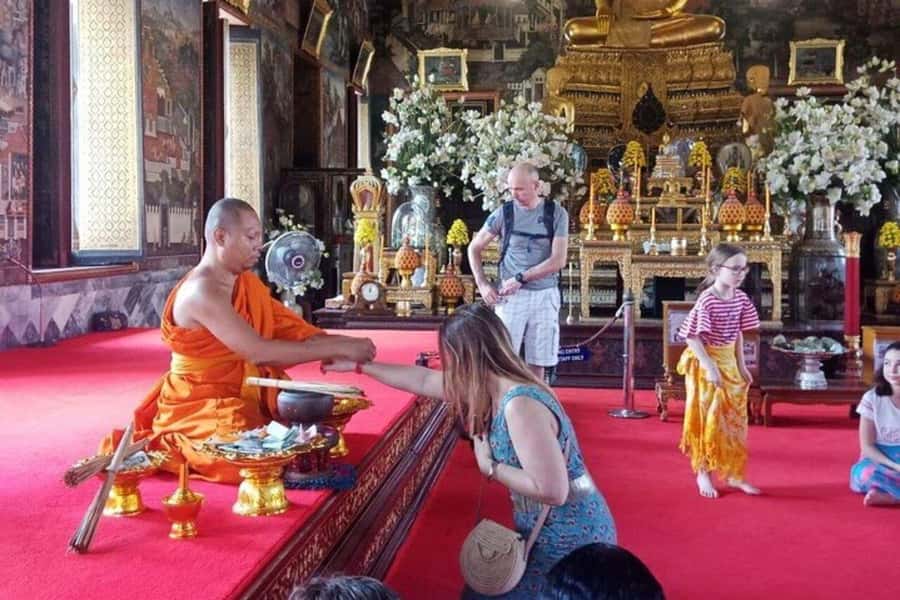 Bangkok: City Highlights and Landmarks Private Walking Tour - Wat Pho and the reclining Buddha