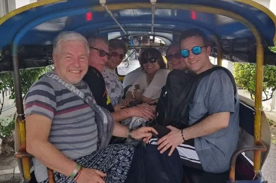 Bangkok: City Highlights and Landmarks Private Walking Tour - What the guides add to the day