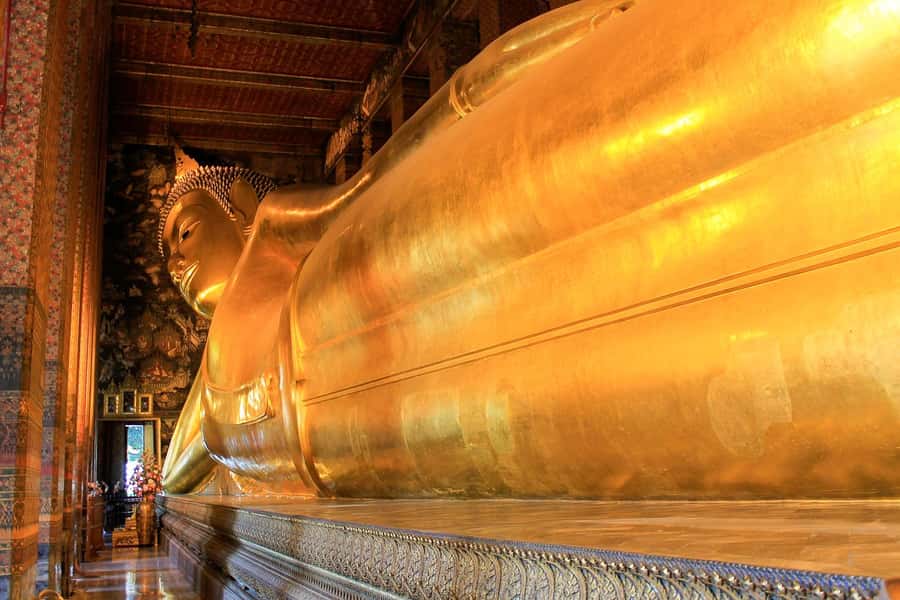 Bangkok: City Highlights Temple and Market Walking Tour - Wat Phra Kaew and the Emerald Buddha