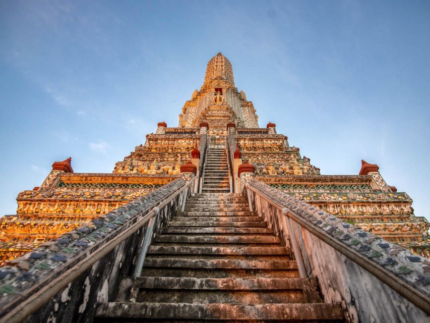 Bangkok: Grand Palace and Wat Arun Guided Walking Tour - The guides make the difference
