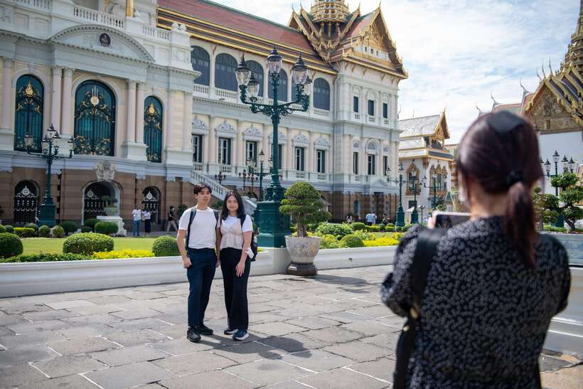 Bangkok: Grand Palace and Wat Phra Kaew Guided Walking Tour - The real price: $17, plus the admission question