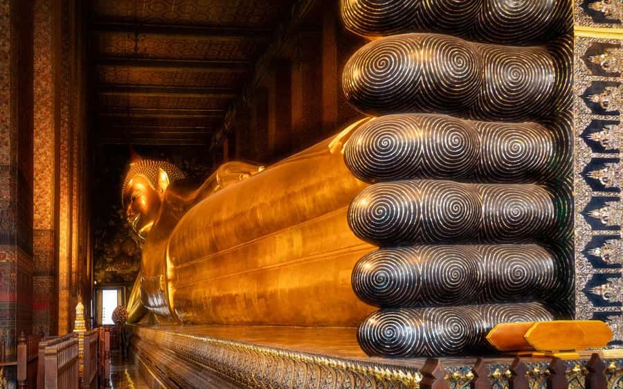 Bangkok: Grand Palace, Wat Pho, & Wat Arun Walking Tour - Tha Tian Pier and the short Chao Phraya crossing