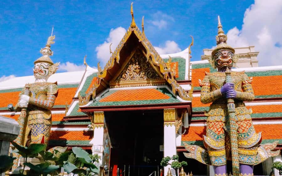 Bangkok: Grand Palace, Wat Pho, & Wat Arun Walking Tour - Wat Pho and the reclining Buddha