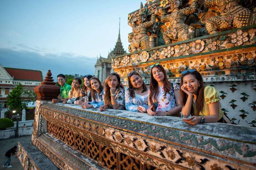 Bangkok: Wat Pho and Wat Arun Guided Walking Tour - Starting at Tha Tian Pier