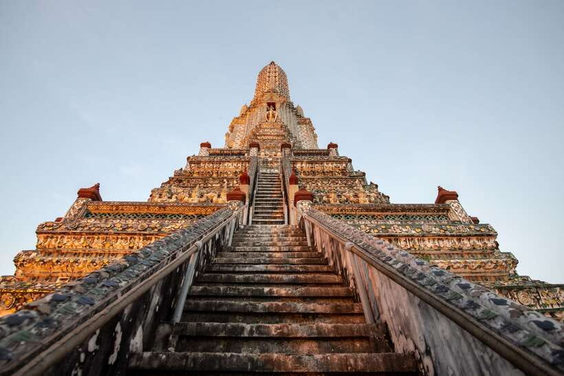 Bangkok: Wat Pho and Wat Arun Guided Walking Tour - What your guide adds